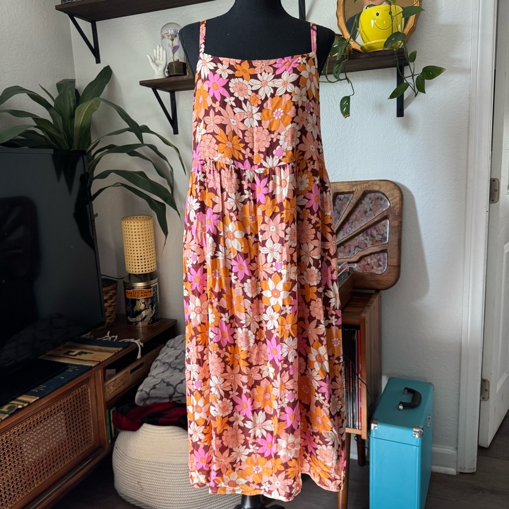 NWOT Sanctuary Retro Inspired Crazy Daisy Maxi Dress